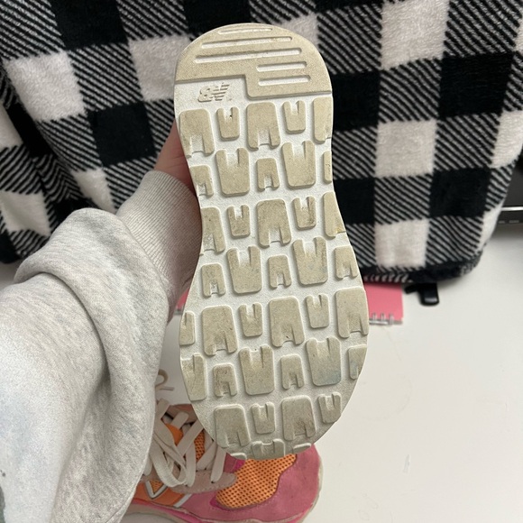 New Balance 57/40 shoes - Picture 8 of 8